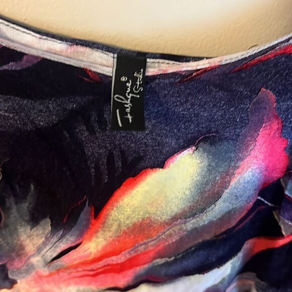 Tropical Print Blouse Size: L - Picture 6 of 7